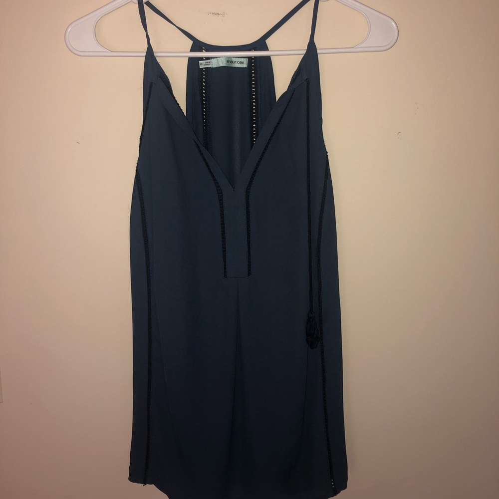 Navy Maurice’s tank top